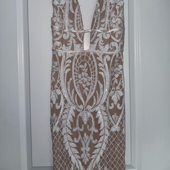 White Plunge V-Neck Gown with Floral Sequined Detailing - Picture 4 of 8